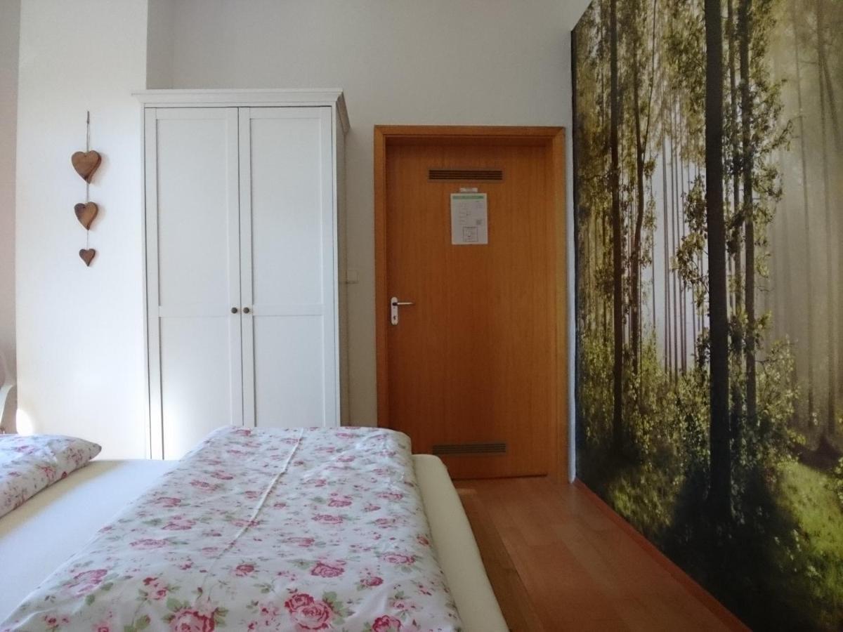 Ferienwohnung Weseraue Holzminden Buitenkant foto